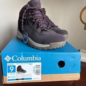 Columbia size 9 waterproof outdoor shoe